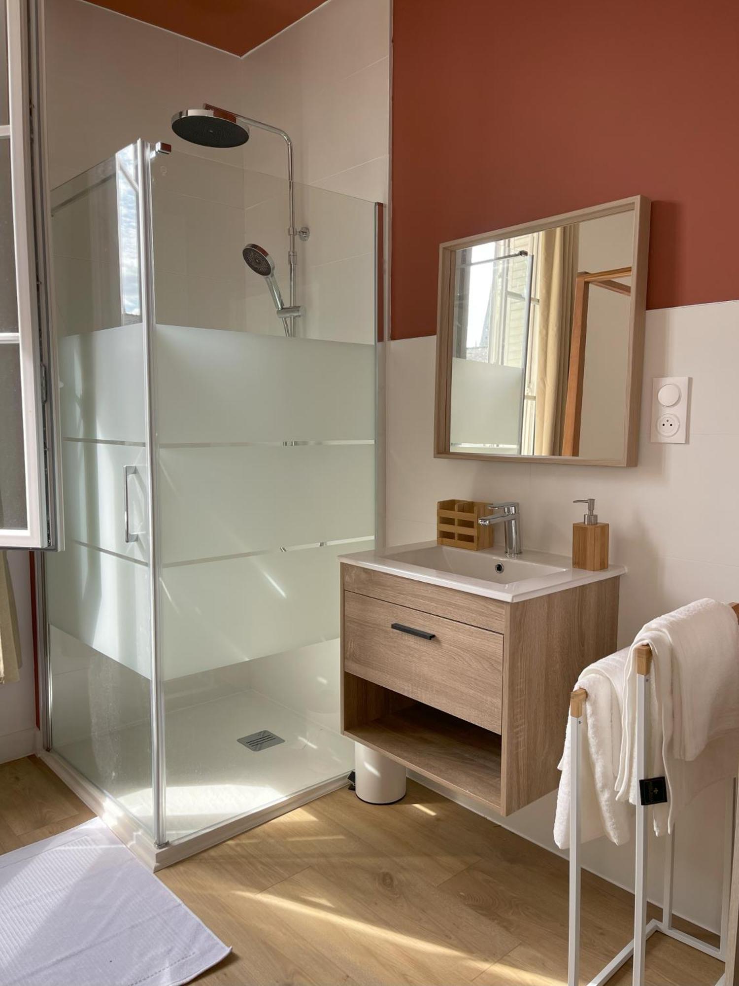Elegance & Confort Au Coeur De Cholet ! Экстерьер фото